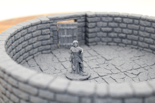 Lady Elyndra, Oathbound of the Gate