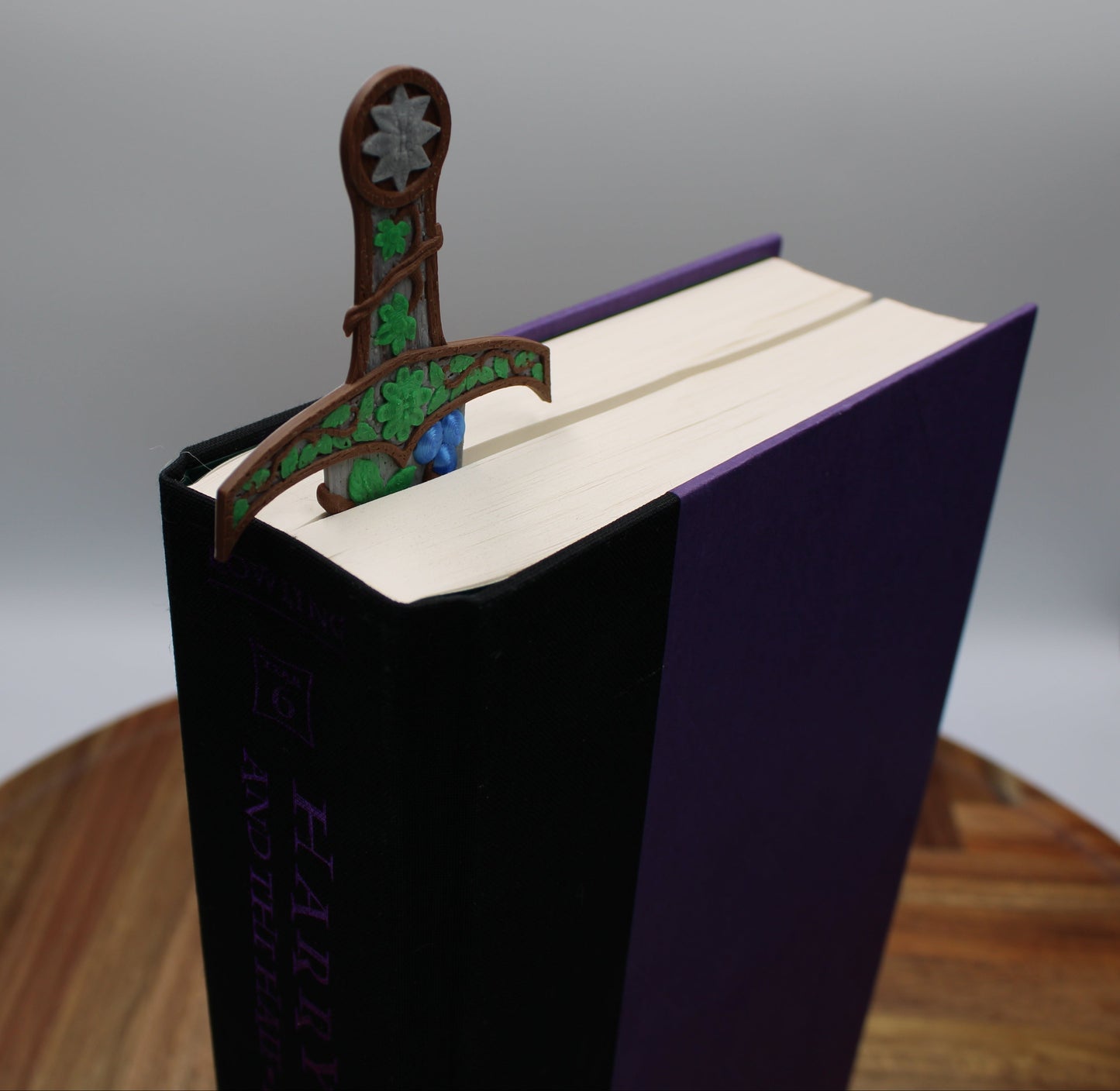 Thornveil Blade Bookmark – Keeper of Forgotten Pages