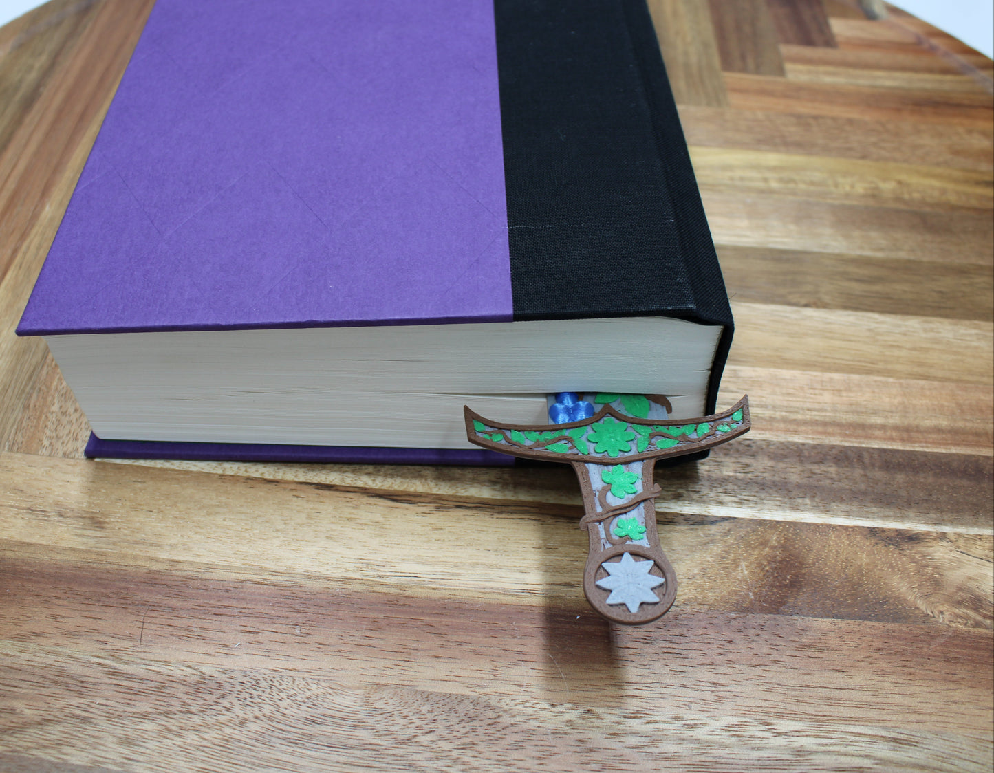Thornveil Blade Bookmark – Keeper of Forgotten Pages